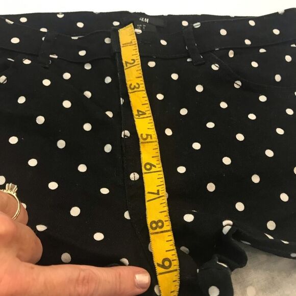 H&M Black and White Polka Dot Shorts Size 6 - Picture 5 of 6